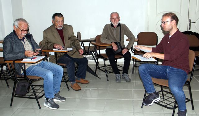 İlkokul mezunu emekli mermer ustası yıllar sonra üniversite sıralarıyla buluştu