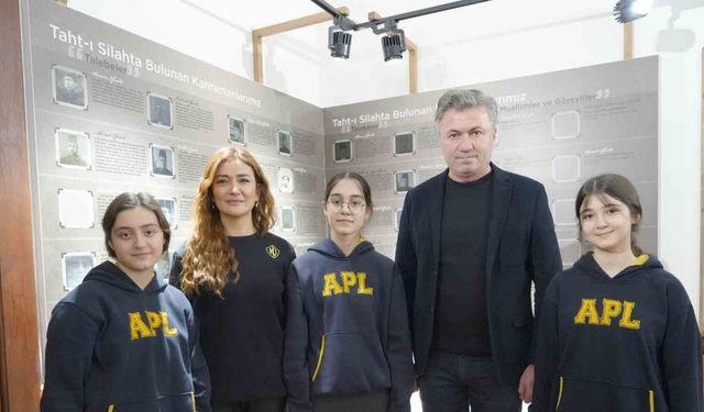 1. Dünya Savaşı’nda 3 dönem mezun veremeyen okulun öğrencileri, 7 ülkeden çocuklarla dünya barışı için şarkı söyledi