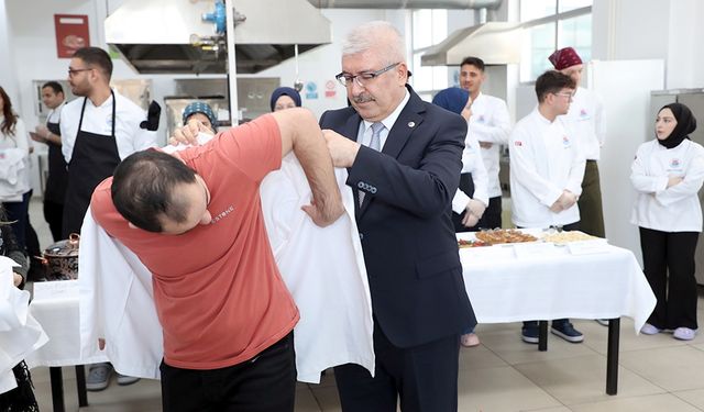 SNÜ’de “Aşçı önlüğü giydirme” töreni
