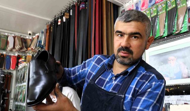 Malatyalı ’ayakkabı profesörü’nden, Cumhurbaşkanı Erdoğan’a özel ayakkabı