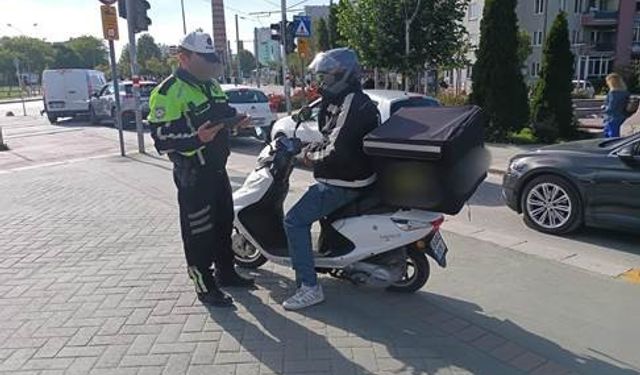 Yaya bölgelerinde motosiklet ve motorlu bisiklet kullanan 47 sürücüye ceza kesildi