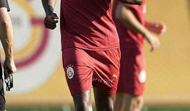 Galatasaray’da Victor Osimhen ilk antrenmanına çıktı