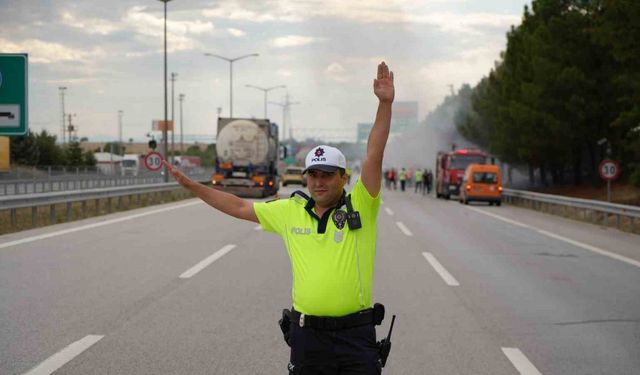 İstanbul-Edirne Otoyolu’nda yangın: Trafik tek şeritten sağlandı