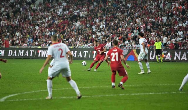 UEFA Uluslar Ligi: Türkiye: 0 - Karadağ: 0 (İlk yarı)