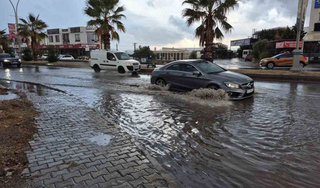 Bodrum’da sağanak yağış etkili oldu