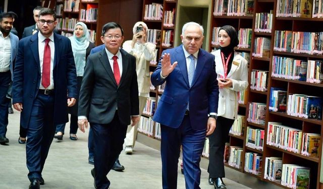 Malezya Penang Eyaleti Başbakanı Yeow’dan Fatih Kütüphanelerine övgü