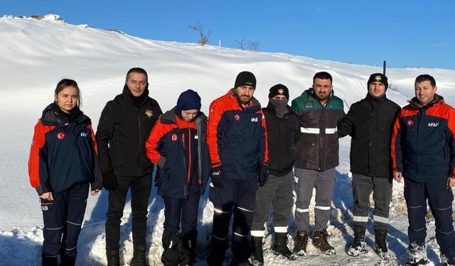 Sinop’ta araçları kara saplanan 4 kişi kurtarıldı