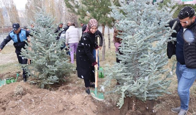 Tercan’da geleceğe nefes için fidan dikildi