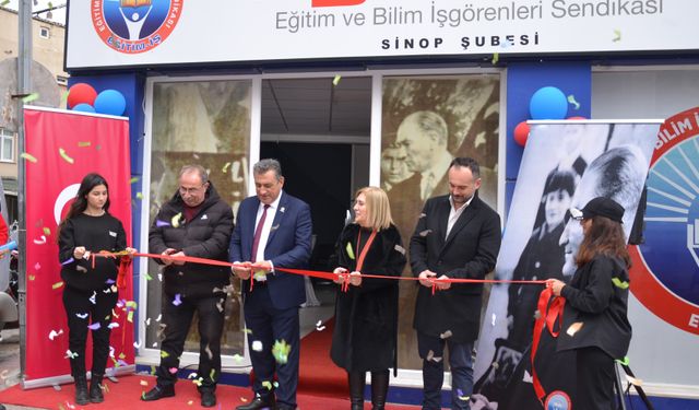 Eğitim-İş yeni hizmet bürosuna taşındı