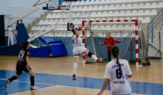 Sinopspor sahadan galip ayrıldı