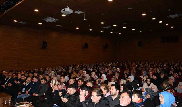 Vezirköprü’de “İslam bizden ne bekliyor?” söyleşisi düzenlendi