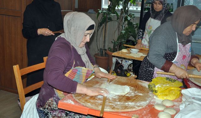 Gerze İHH'dan savaş mağduru ülkeler için hayır çarşısı