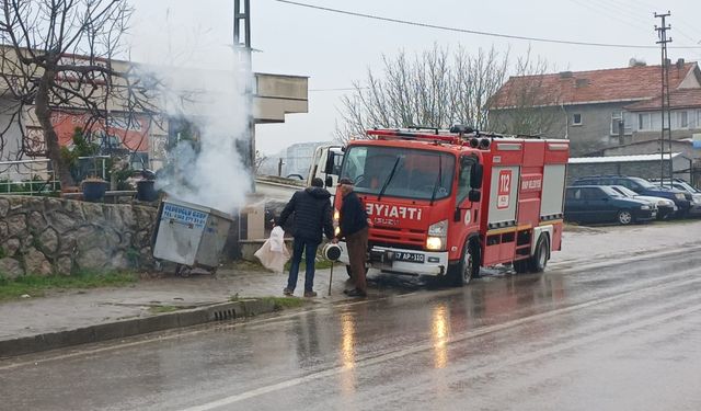 Sinop’ta çöp konteyneri alev aldı