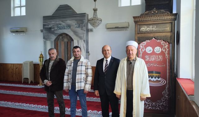 Yeşil Cami’de tarihi dokunuş: Yeni minberle ilk cuma