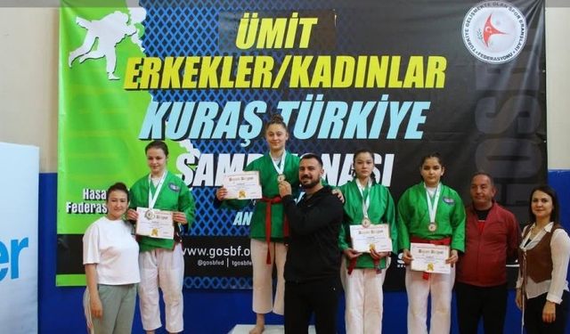 Sinoplu sporcular şampiyonadan madalyalarla döndü