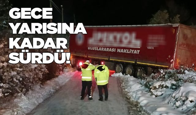 Sinop’ta tır kurtarma operasyonu