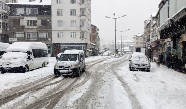 Sinop'ta kar etkili olmaya devam ediyor