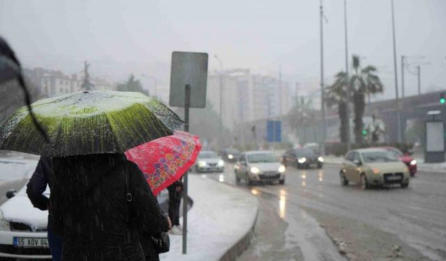 Beklenen kar Samsun'u etkisi altına aldı