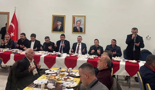 Kaymakam Yılmaz, muhtarlarla iftar yemeğinde buluştu