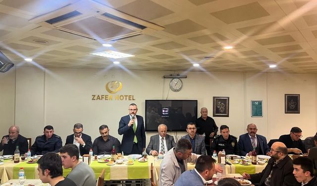 Kaymakam Yılmaz, geleceğin hafızlarıyla iftarda buluştu