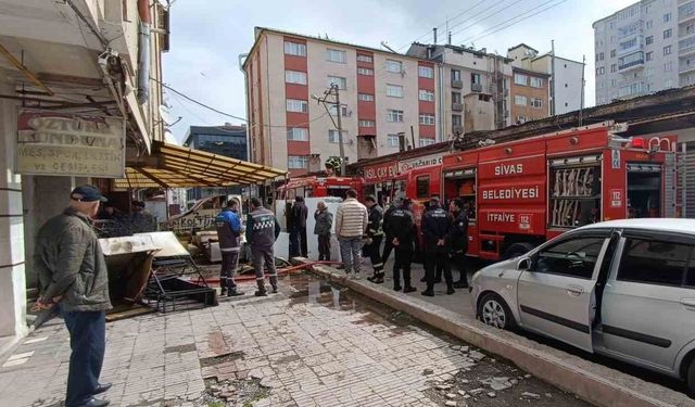 İş yerinde çıkan yangın panik yarattı