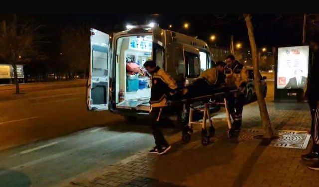 Şehir magandaları rastgele ateş etti, kaldırımda yürüyen genç yaralandı