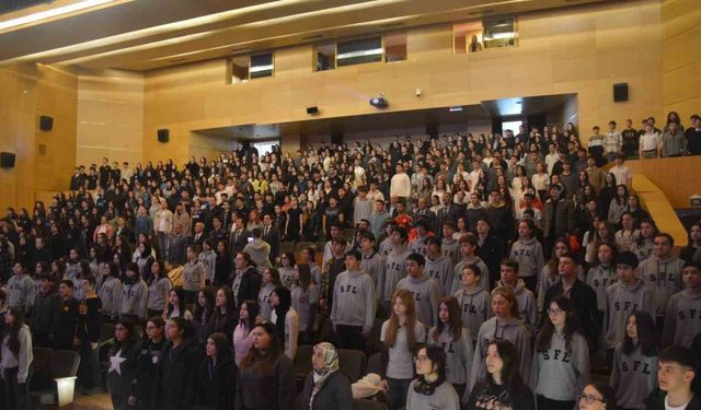 Tuva Cihangir Atasever, Sinop’ta öğrencilerle bir araya geldi