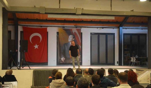 Ünlü komedyen Sinop’ta hayranlarıyla buluştu