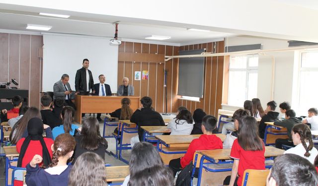 Öğrenciler mesleğin ustalarıyla buluşmaya devam ediyor
