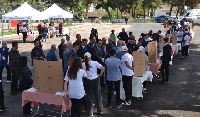 Sinop'ta TÜBİTAK 4006 Bilim Fuarı açıldı