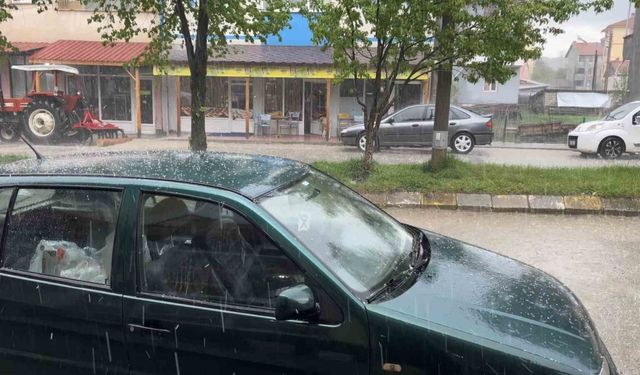 Kastamonu’da dolu ve sağanak hayatı olumsuz etkiledi