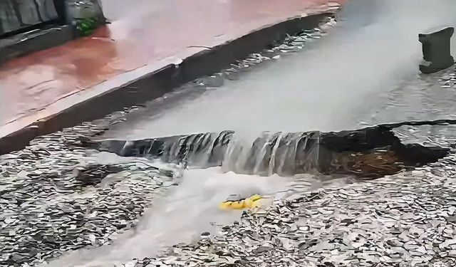 Sinop'ta sağanak yağış sonrası yol çöktü