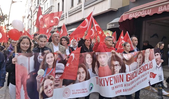 19 Mayıs coşkusu Gençlik Yürüyüşü’yle devam etti