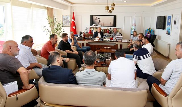 Başkan Gürbüz mahalle muhtarlarıyla çözüm aradı