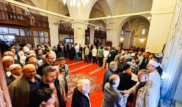 Sinoplular bayram namazında bir araya geldi