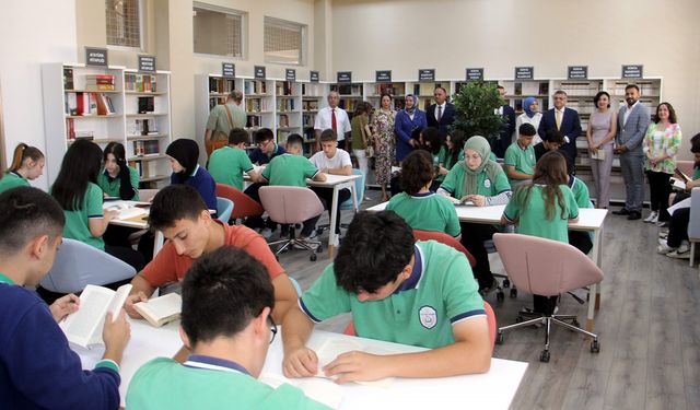 Sinop'ta lise öğrencilerinin kütüphane sevinci