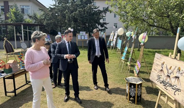 Bereket Yatılı Bölge Ortaokulu'nda tasarım ve resim sergisi