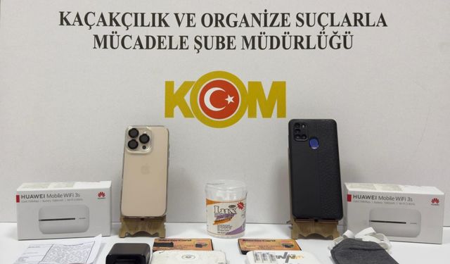 Ehliyet sınavında usulsüzlük yapan 2 kişi yakalandı