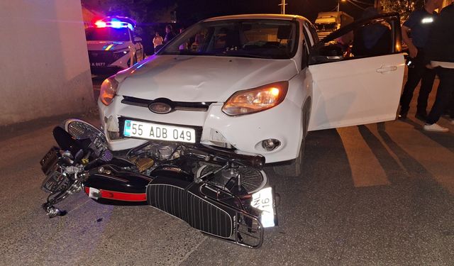 Otomobille çarpışan motosikletin sürücüsü yaralandı