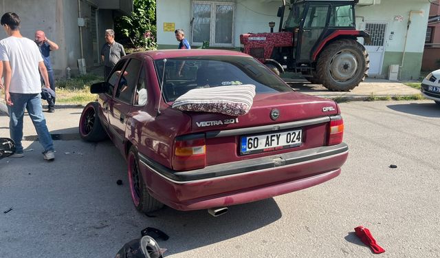 Tokat'ta otomobil ile motosiklet çarpıştı: 2 yaralı