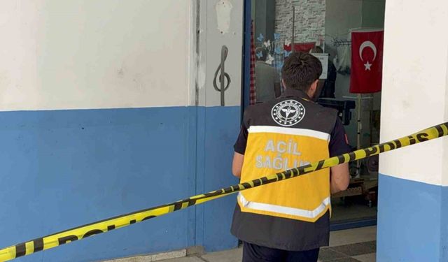 Bıçak bilediği dükkanda ölü bulundu