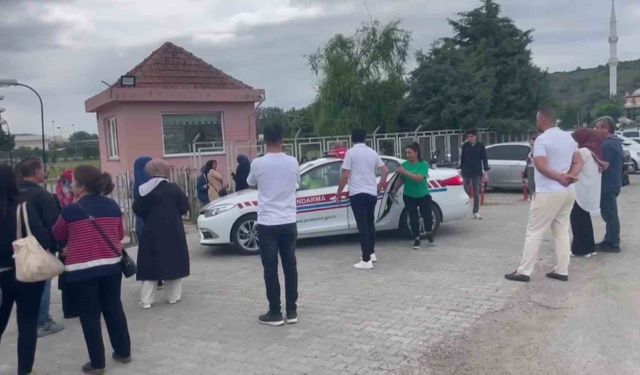 Kimliğini unutan öğrenciyi jandarma yetiştirdi