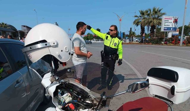 Otomobil ile motosiklet çarpıştı
