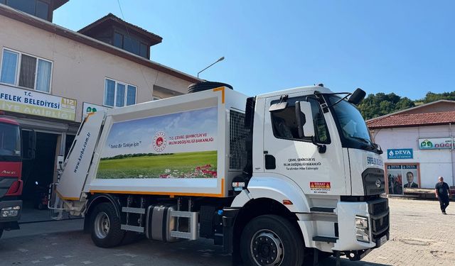 Belediyeye bakanlıktan yeni çöp kamyonu desteği