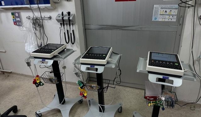 İlçe hastanesine 12 kanallı dijital EKG cihazı