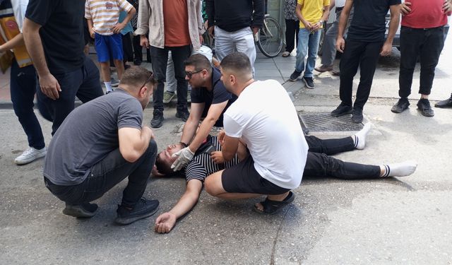 Hafif ticari araçla çarpışan motosikletin sürücüsü yaralandı