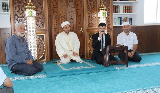 Köy derneğinde şehitler için mevlit okutuldu