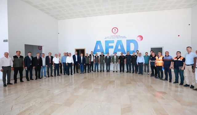 Orman yangınlarıyla mücadele toplantısı yapıldı