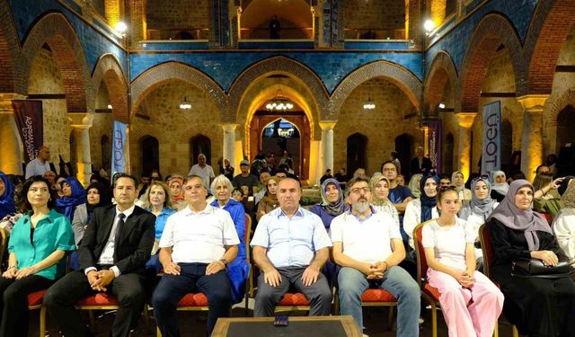 8 asırlık medresede manevi ezgiler yankılandı