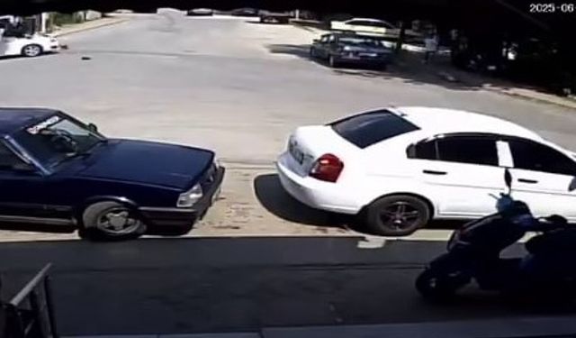 Otomobil ile motosiklet çarpıştı